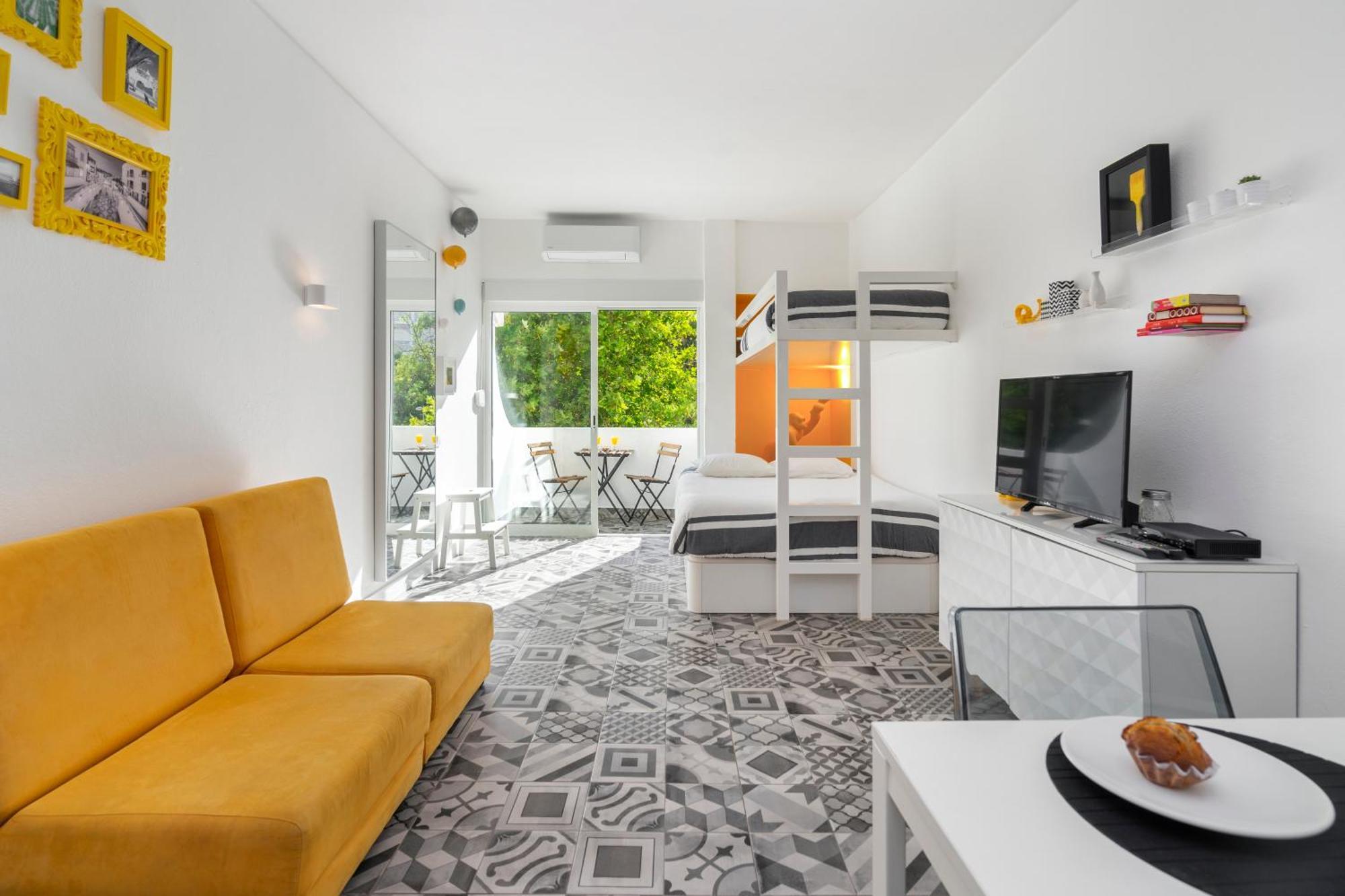 Warm Yellow Appartement